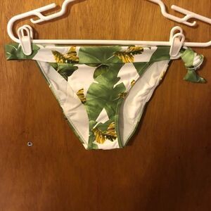 𝅺BIKINI bottom size large